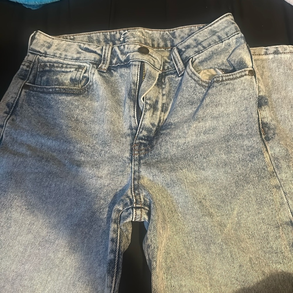 no ripped jeans kind of lose